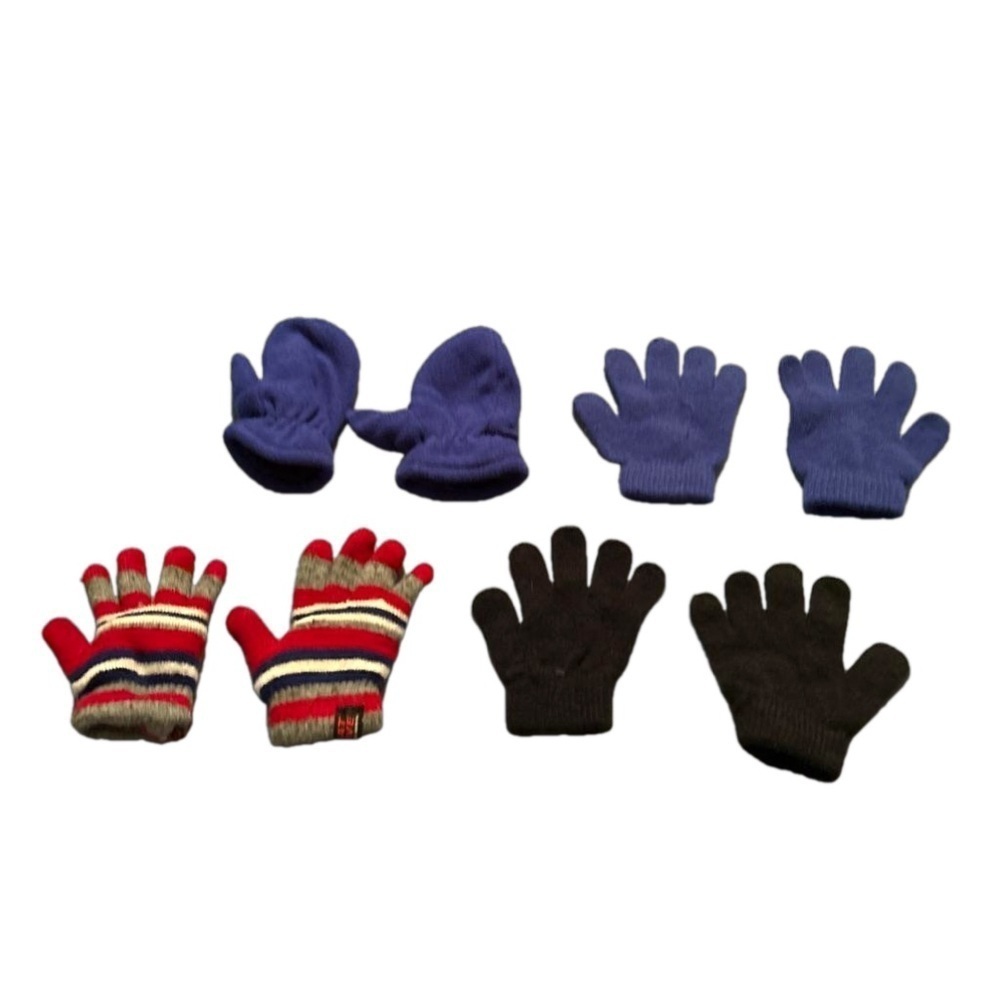 4 Pairs of Boys Mittens